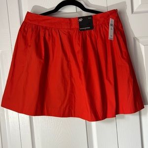 Women red Banana Republic skirt size 8p. Waist: 28 1/2          Hip: 38 1/2